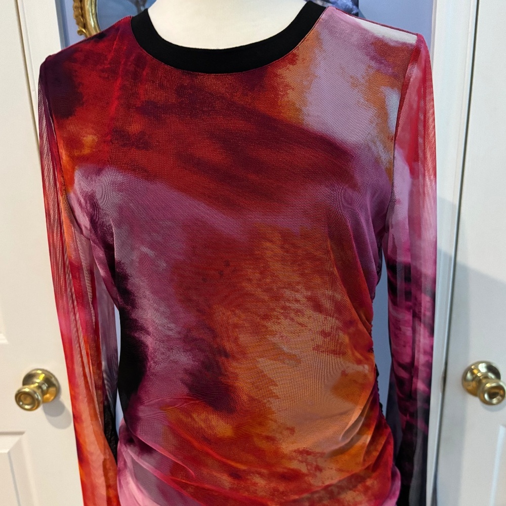 Pretty top with sheer sleeves - DKNY sz Small
